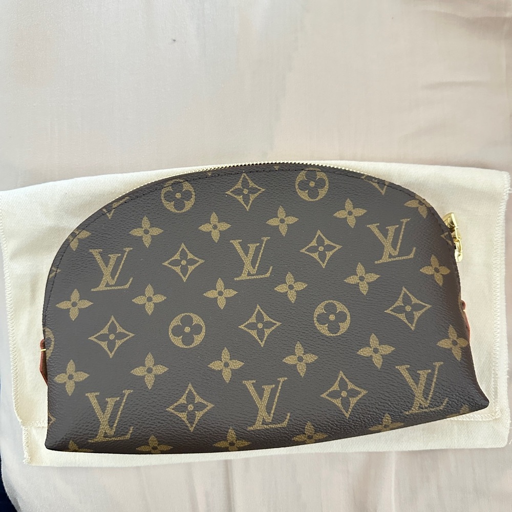 Louis Vuitton cosmetic pouch GM